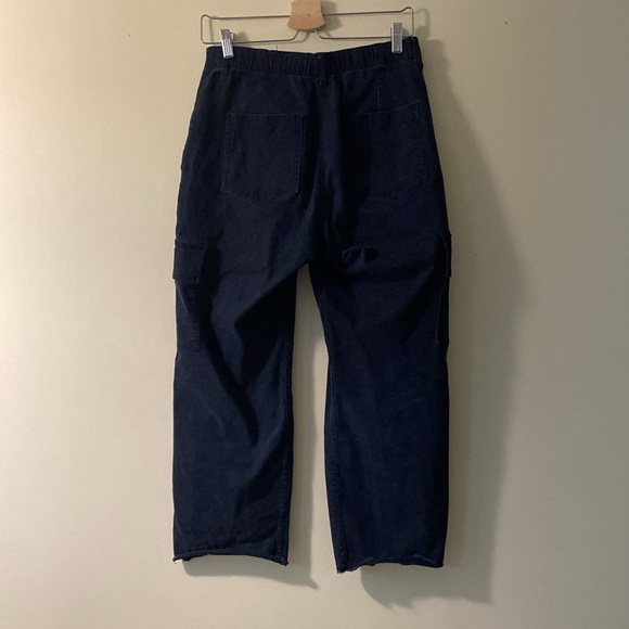Black Hollister Cargo Pants - Picture 3 of 3